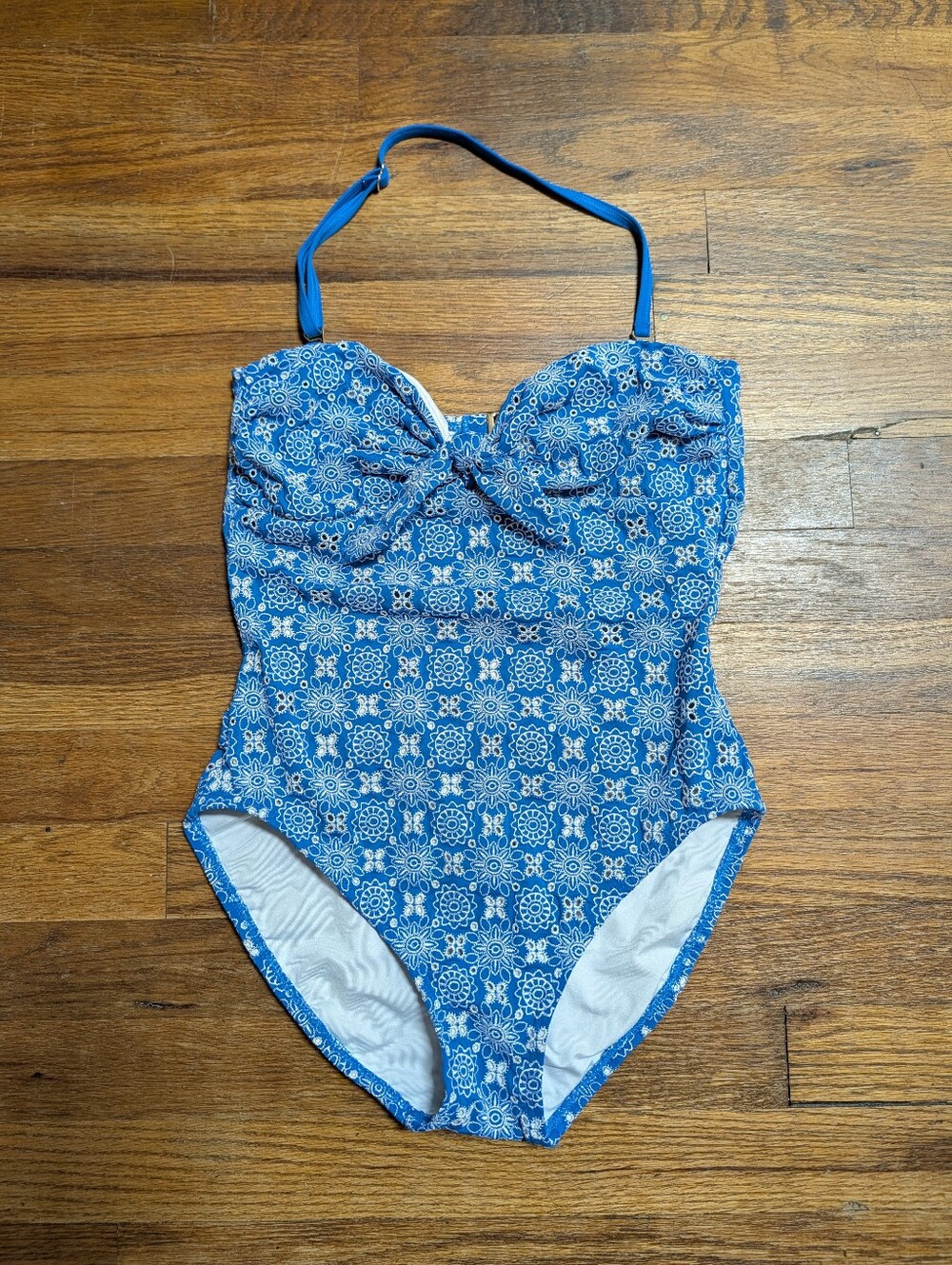 Michael Kors Swim Tie-Front Bandeau One-Piece Swimsuit Blue White Crochet Size 6